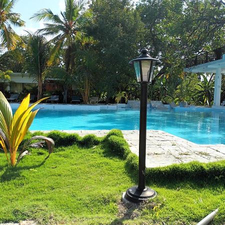 Lucky Beach Resort Тринкомали Экстерьер фото
