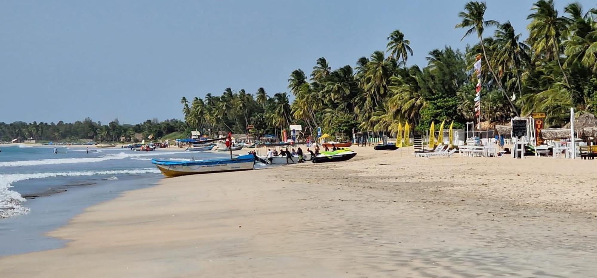 Lucky Beach Resort Тринкомали Экстерьер фото
