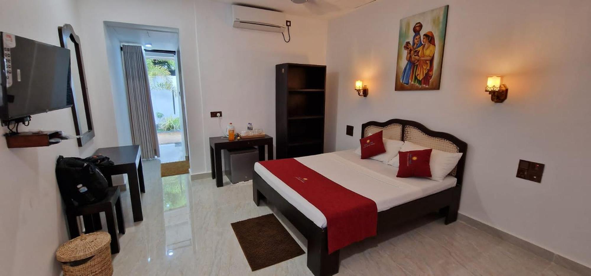 Lucky Beach Resort Тринкомали Экстерьер фото
